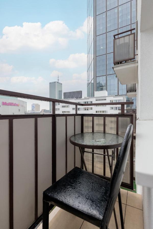 Zlota Apartment Center Of Warsaw By Noclegi Renters Luaran gambar