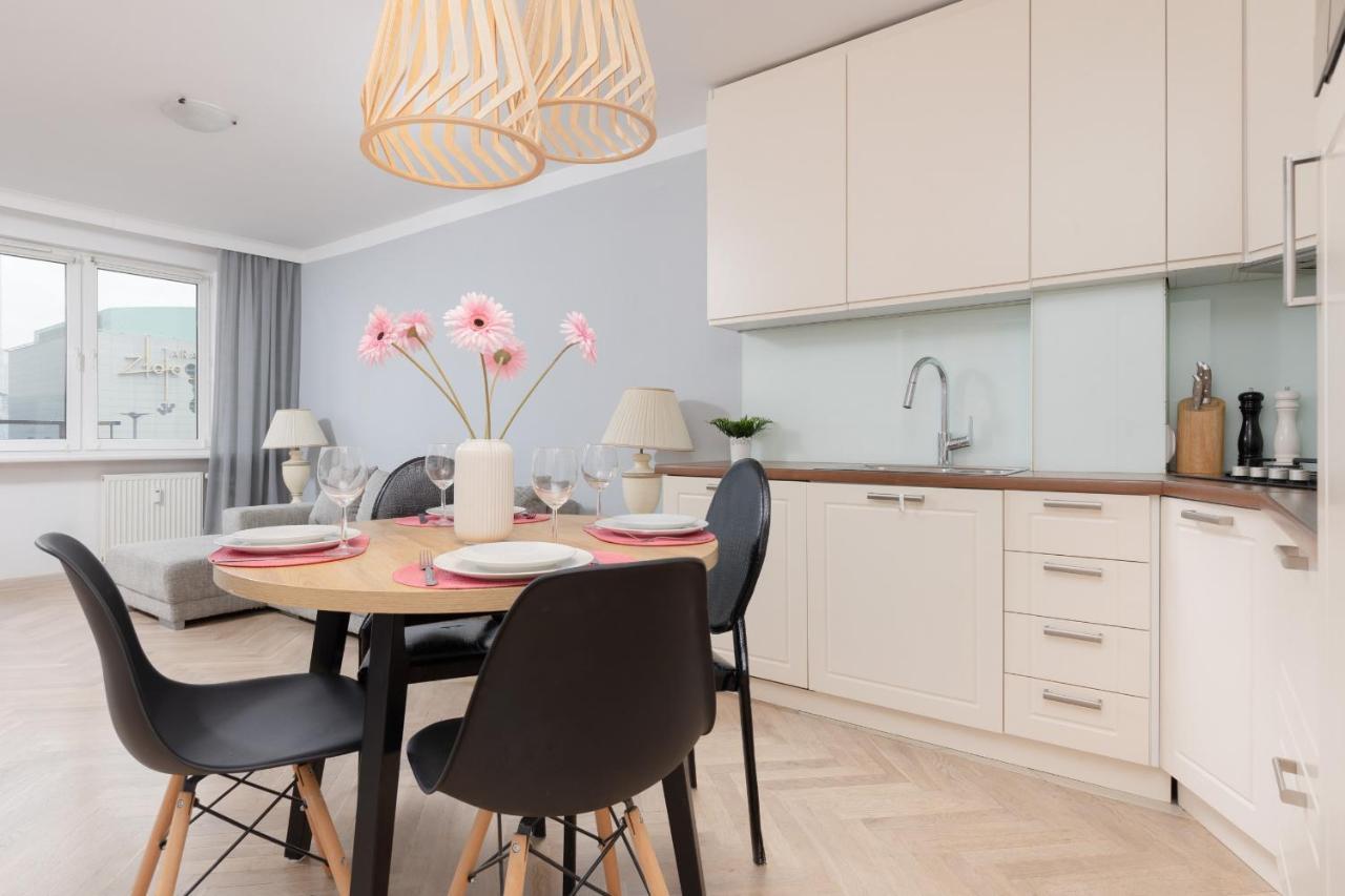 Zlota Apartment Center Of Warsaw By Noclegi Renters Luaran gambar