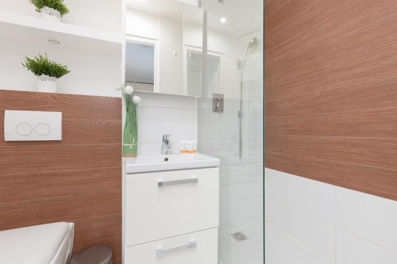 Zlota Apartment Center Of Warsaw By Noclegi Renters Luaran gambar