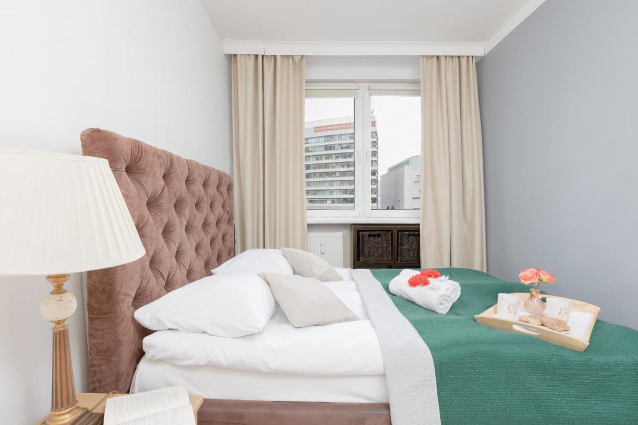 Zlota Apartment Center Of Warsaw By Noclegi Renters Luaran gambar